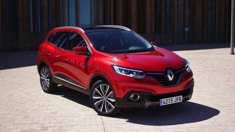 Renault waagt zich met de Kadjar aan de C-segment crossover. Gebaseerd op het platform van de Nissan Qashqai, maar toch wezenlijk anders, blijkt tijdens de eerste indruk.