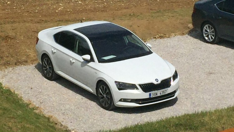 Nieuwe Skoda Superb getest: eerste indruk tijdens de persintroductie in Florence.