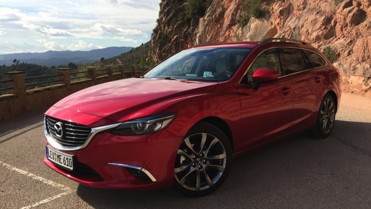 Mazda heeft de Mazda6 een kleine update gegeven. Op de wegen rond Barcelona probeerden we hem uit in de populairste configuratie voor Nederland, de GT-M. De eerste indruk.