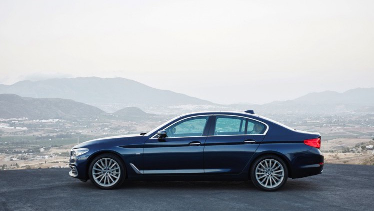 BMW heeft de beginprijzen van de nieuwe BMW 5 Serie (sedan) bekendgemaakt, samen met enige andere informatie. Ook werd de Touring alvast onthuld.