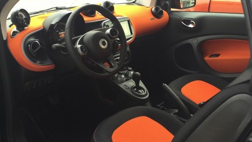 AutoVandaag maakte de eerste meters in de Smart Fortwo. Hier lees je het eerste verslag.