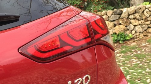 Eerste rij-indruk met nieuwe Hyundai i20 die in december 2014 op de markt komt.