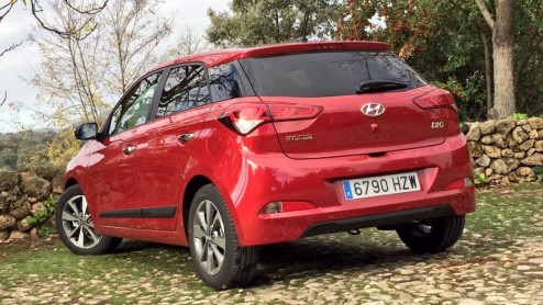 Eerste rij-indruk met nieuwe Hyundai i20 die in december 2014 op de markt komt.