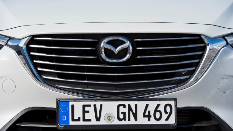 Autotest Mazda CX-3 2.0 SkyActivG 150 AWD tijdens de sneak preview persintroductie. Ook is er gereden met de CX-3 SkyActiv-D 105 diesel met 20% bijtelling.