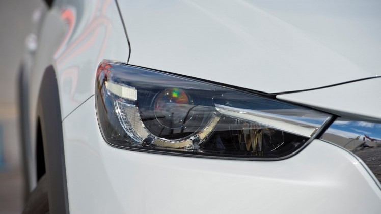 Autotest Mazda CX-3 2.0 SkyActivG 150 AWD tijdens de sneak preview persintroductie. Ook is er gereden met de CX-3 SkyActiv-D 105 diesel met 20% bijtelling.