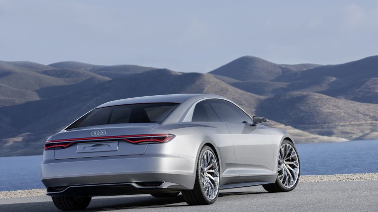 De eerste schimmen van de nieuwe Audi A6, A7 en A8 zijn op het internet beland. De drie lieten hun neus even zien tijdens een interview over het toekomstige Audi-design.