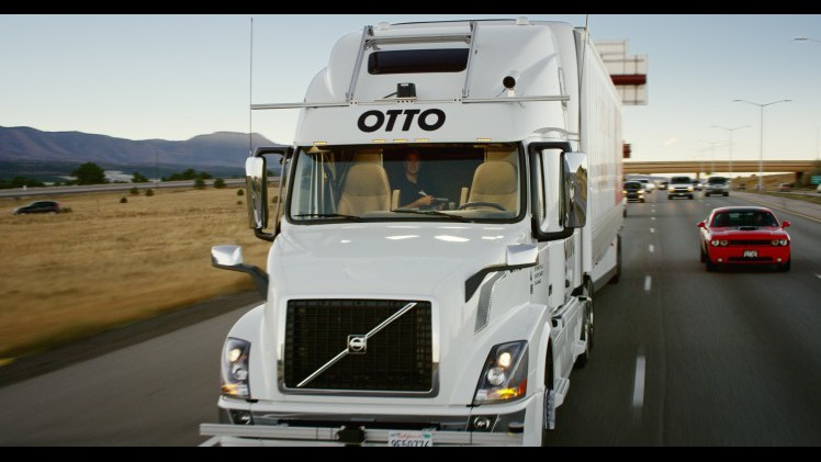 In de VS heeft de eerste commercile rit met een autonome vrachtwagen plaatsgevonden. De lading bestond uit 50.000 blikjes bier.