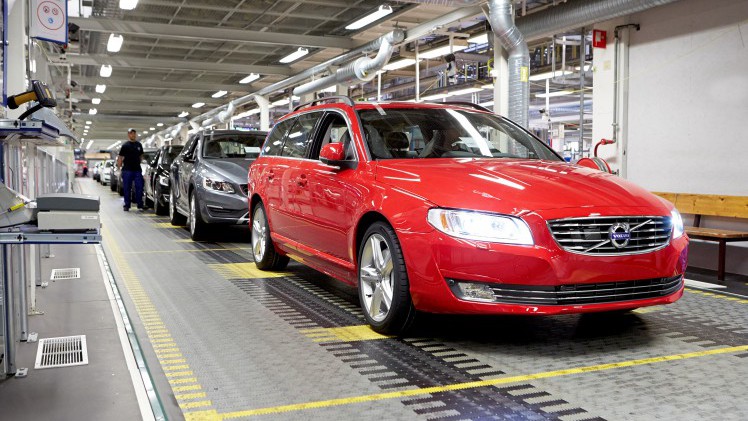 De productie van de Volvo V70 loopt op 25 april 2016 in Torslanda ten einde. Zijn opvolger, de Volvo V90, rolt in juni van de band.