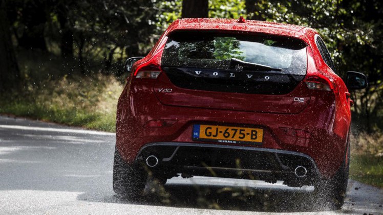 De autoverkopen in het najaar van 2015 stijgen flink ten opzichte van 2014.