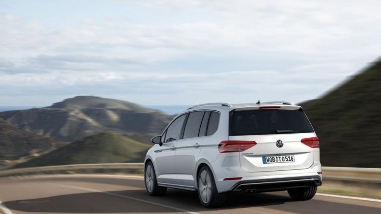 Volkswagen toont in Genve de volledig nieuwe Touran. Het model is nu weer in lijn met de rest van het modellengamma en groeit met 13 centimeter ten opzichte van de huidige Touran.