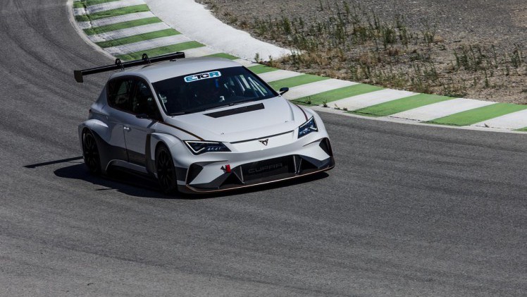 Cupra is druk doende om testrondes af te leggen met de elektrisch racer.