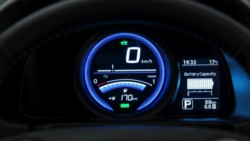 Autotest Nissan e-NV200, de elektrische Nissan NV200. Nissan levert de elektrische auto als bedrijfswagen of personenbus e-NV200 Evalia. Ondernemers komen in aanmerking voor vele subsidies.