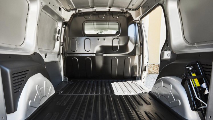 Met een grotere batterij en krachtiger laadapparaat wint de elektrische Renault Kangoo aan functionaliteit en reikwijdte.