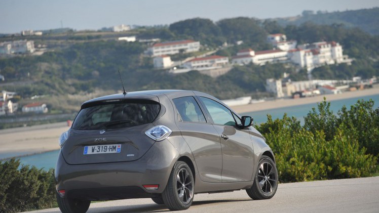 Autovandaag reed in Portugal met de Renault Zoe Z.E.40 met grotere batterij.