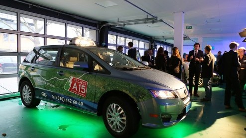BYD e6 voor Rotterdamse Taxi Centrale. Crossover met 300 kilometer elektrische actieradius.