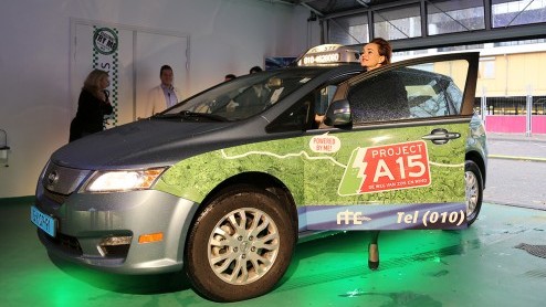 BYD e6 voor Rotterdamse Taxi Centrale. Crossover met 300 kilometer elektrische actieradius.