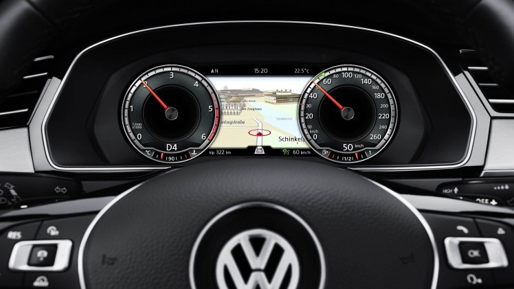 In de Car of the Year-verkiezing mag de Volkswagen Passat zich Auto van het Jaar 2015 noemen.
