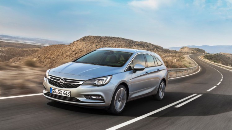 De Auto van het Jaar 2016 is de Opel Astra. In de Car of the Year verkiezing werd de nieuwe generatie Astra tot winnaar verkozen door een 58 koppige jury.