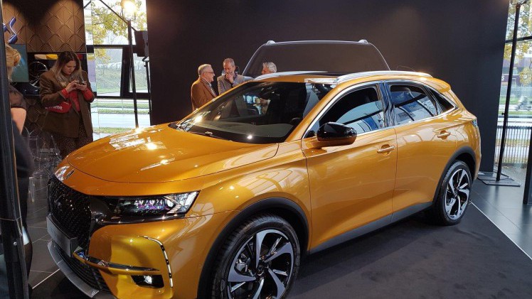 DS lanceert in februari de nieuwe DS 7 Crossback. De prijzen zijn inmiddels bekend en de eigen dealerorganisatie wordt uitgerold.