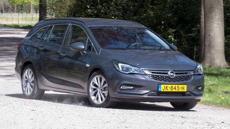 Alphabet kiest Skoda Superb tot Leaseauto van het Jaar en Opel Astra tot Private Leaseauto van het Jaar 2016.