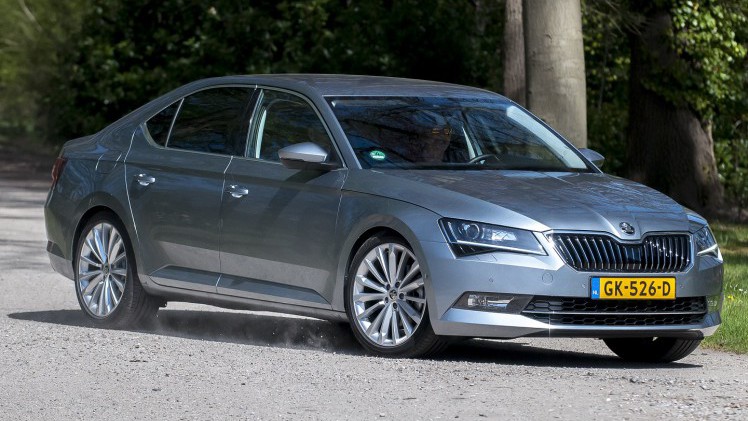 Alphabet kiest Skoda Superb tot Leaseauto van het Jaar en Opel Astra tot Private Leaseauto van het Jaar 2016.