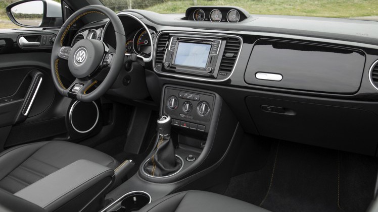 De Volkswagen Beetle Dune komt vanaf september naar Nederland en in aanloop naar de introductie maakt Volkswagen de line-up bekend met uitvoeringen en richtprijzen.
