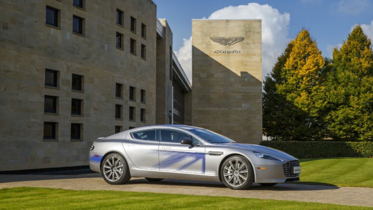 Aston Martin presenteert de RapidE, een elektrisch aangedreven Rapide S als studiemodel. Wanneer de business case goed is gaat deze binnen twee jaar in productie.