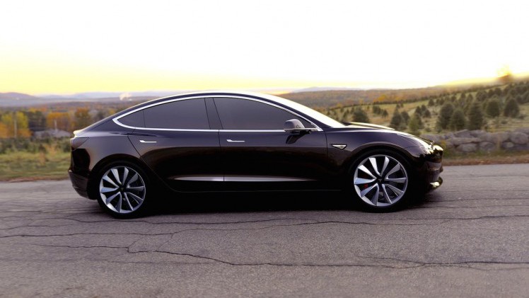 Eerste foto's en details Tesla Model 3, de volledig elektrische Tesla met een betaalbare prijs van 35.000 dollar.