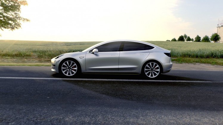 Eerste foto's en details Tesla Model 3, de volledig elektrische Tesla met een betaalbare prijs van 35.000 dollar.