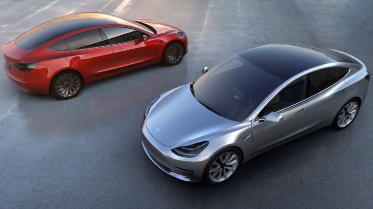 Eerste foto's en details Tesla Model 3, de volledig elektrische Tesla met een betaalbare prijs van 35.000 dollar.