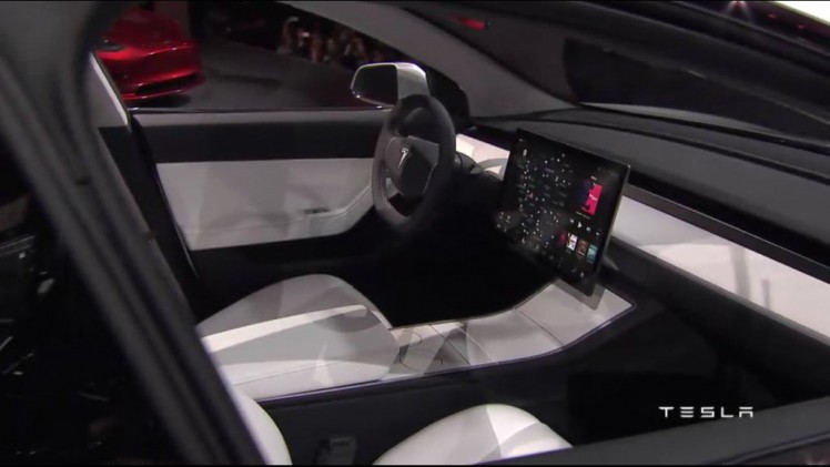Eerste foto's en details Tesla Model 3, de volledig elektrische Tesla met een betaalbare prijs van 35.000 dollar.