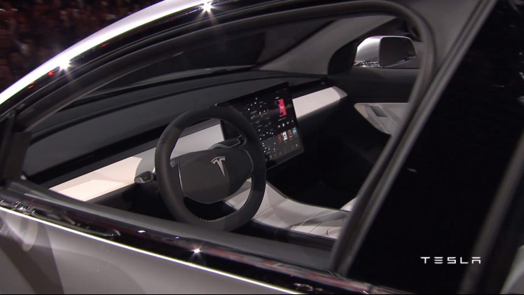 Eerste foto's en details Tesla Model 3, de volledig elektrische Tesla met een betaalbare prijs van 35.000 dollar.