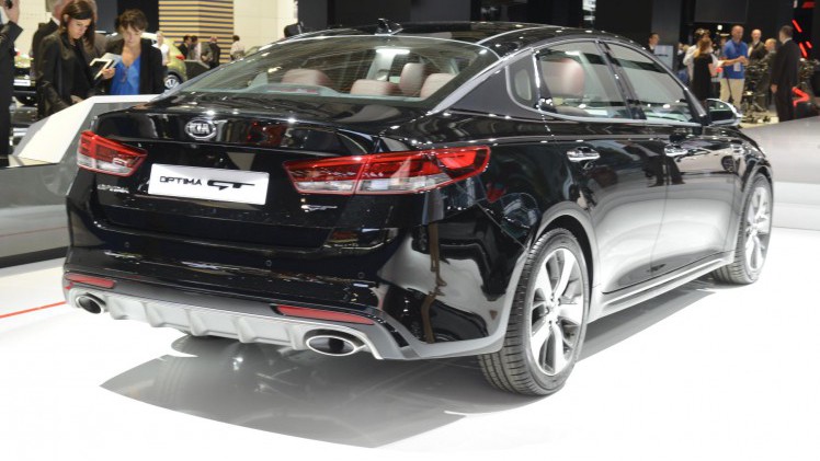 De Kia Optima GT als sportieve vlaggenschip is bijna klaar voor lancering in 2016.