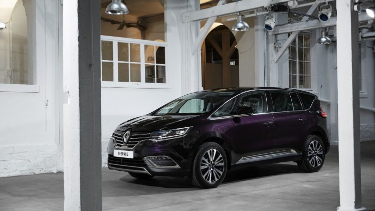 Alle prijzen Renault Espace bekend, die eind april 2015 bij de dealer staat.