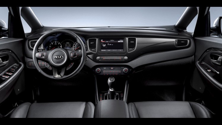 Kia Carens MY2017 is rondom opgefrist terwijl de 1.7 CRDi diesel een ECO Pack krijgt. Dit zijn de prijzen en uitvoeringen.