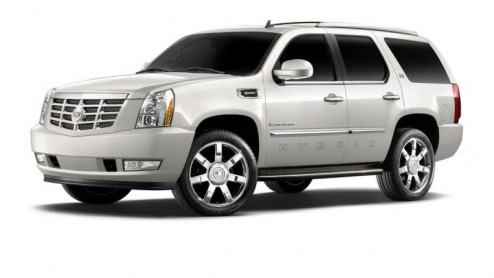 De brandstofcompensatie die een Cadillac Escalade Hybrid realiseert zullen vele Amerikanen goed uit komen, aangezien de brandstofprijzen ook daar flink stijgen. Dat deze kolossale hybride-SUV met een