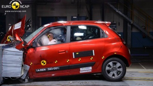 Botstinstituut EuroNCAP heeft weer een aantal nieuwe modellen afgeschreven, waaronder de nieuwste generatie van de drieling Toyota, Citron en Peugeot. Ook de Nissan e-NV200 is gebotst