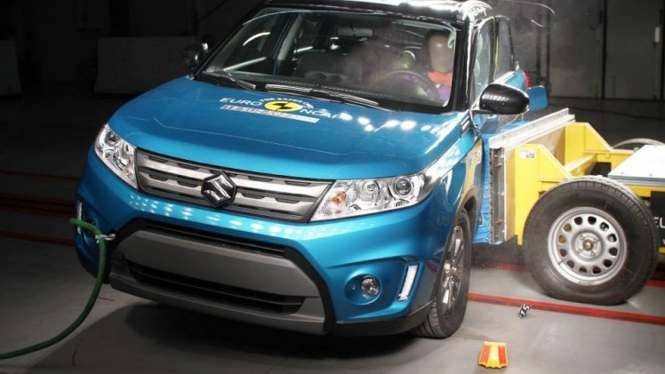 EuroNCAP crashtests in 2015 uitgevoerd met de Renault Espace, Fiat 500X, Mazda2 en Suzuki Vitara.