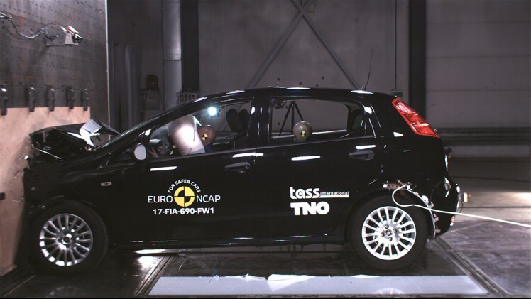 EuroNCAP test niet alleen de veiligheid van nieuwe modellen, maar ook van bestaande types.