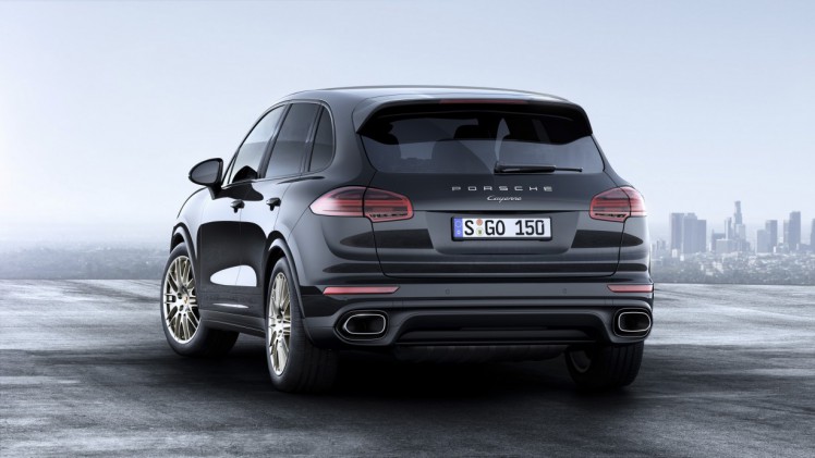 Met de Cayenne Platinum Edition brengt Porsche een smaakvolle en exclusieve uitvoering van de Cayenne op de markt. Hij is vanaf juni verkrijgbaar als diesel of plug-in hybride.