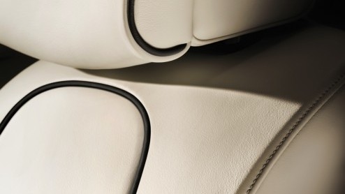 BMW Individual Collection en BMW Individual Manufaktur al 20 jaar in het leven geroepen voor veeleisende klanten. Laatste creatie is een 760Li Sterling by Robbe&Berking.