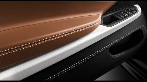 BMW Individual Collection en BMW Individual Manufaktur al 20 jaar in het leven geroepen voor veeleisende klanten. Laatste creatie is een 760Li Sterling by Robbe&Berking.