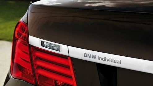 BMW Individual Collection en BMW Individual Manufaktur al 20 jaar in het leven geroepen voor veeleisende klanten. Laatste creatie is een 760Li Sterling by Robbe&Berking.