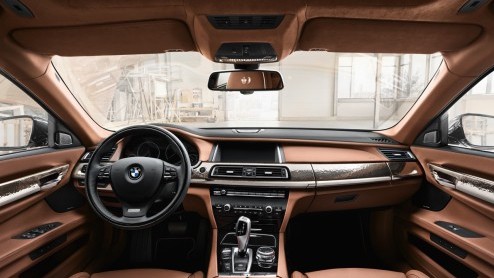 BMW Individual Collection en BMW Individual Manufaktur al 20 jaar in het leven geroepen voor veeleisende klanten. Laatste creatie is een 760Li Sterling by Robbe&Berking.