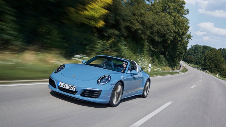 Porsche presenteert 911 Targa 4S Exclusive Design Edition met exclusieve details en een uniek fotoboek. Het is de liefhebberseditie voor Porsche 911 Targa rijders.