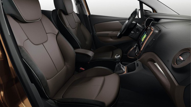 Renault introduceert na een actie op social media de Captur Serie Signature Barista, een cappuccinobruine Captur met extra veel luxe.