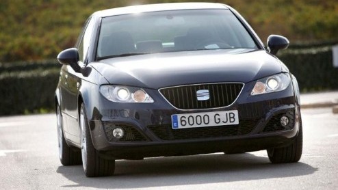Seat is er uit. Het prijzenboek van de nieuwe Seat Exeo is vastgesteld. Vanaf 23.995 euro doet de dealer zaken. Eind januari is de fonkelnieuwe Spanjaard te bestellen. Hij volgt in april als sedan bij