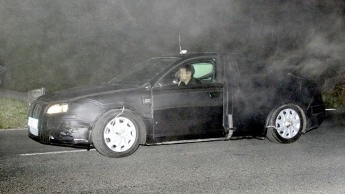 Versterking in het Seat-gamma is onderweg. In het holst van de nacht werden zowel de op de vorige Audi A4 gebaseerde Exeo sedan als de sportieve Ibiza FR op beeld vastgelegd in Itali. En met computer