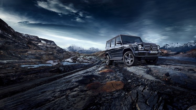 Nieuwe Euro6-motoren zorgen voor iets lagere vanafprijzen voor de Mercedes-Benz G-Klasse. Ook nieuw in de prijslijst is de G500 4x4. De gemiddelde twee-onder-een-kapper kost minder.