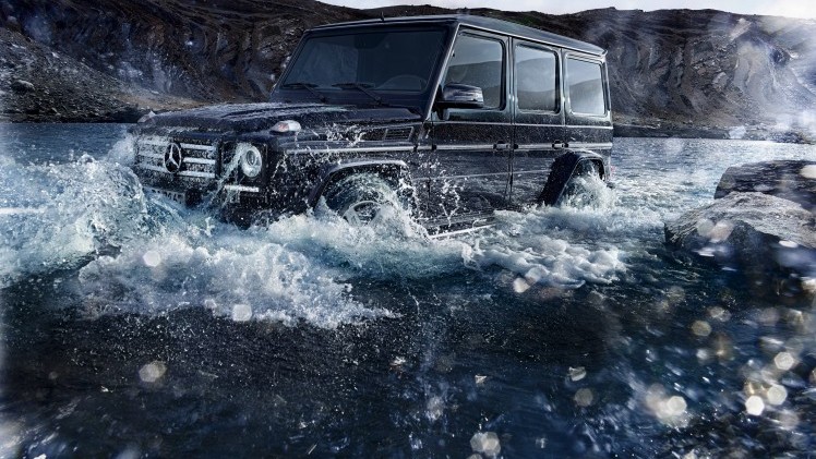 Nieuwe Euro6-motoren zorgen voor iets lagere vanafprijzen voor de Mercedes-Benz G-Klasse. Ook nieuw in de prijslijst is de G500 4x4. De gemiddelde twee-onder-een-kapper kost minder.